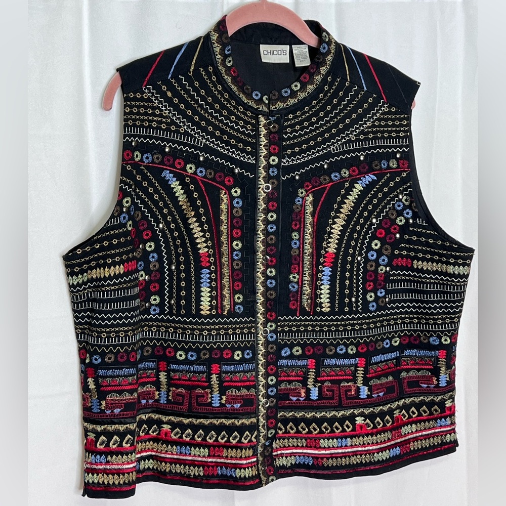 Chico’s Embroidered Vest size 3 snaps up  studded